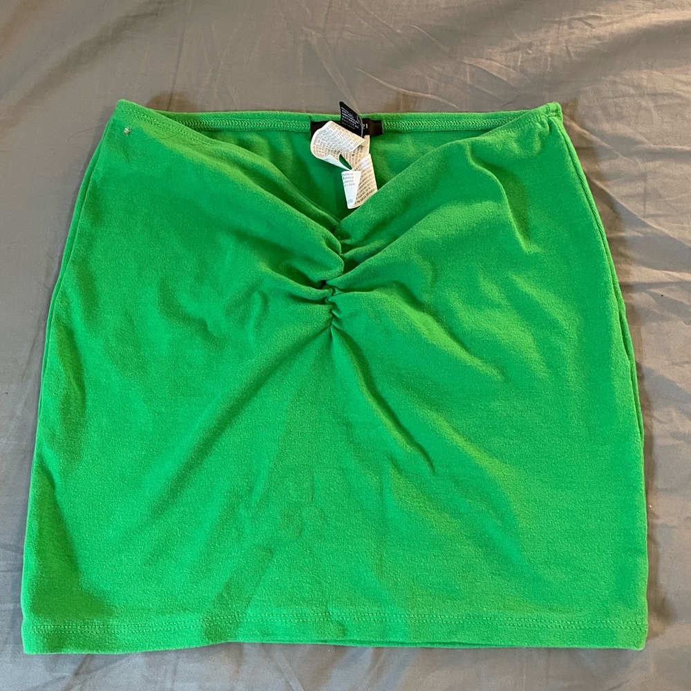 Solid Green Mini Skirt Stretch Size Medium